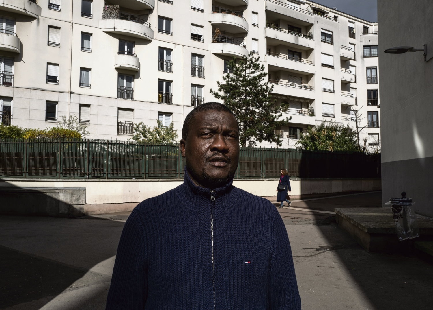 Alain Sylvere Tsamas, der CGT-Vertreter, der von Monoprix wegen der Verteidigung eines Filialleiters vor Gericht gestellt wurde