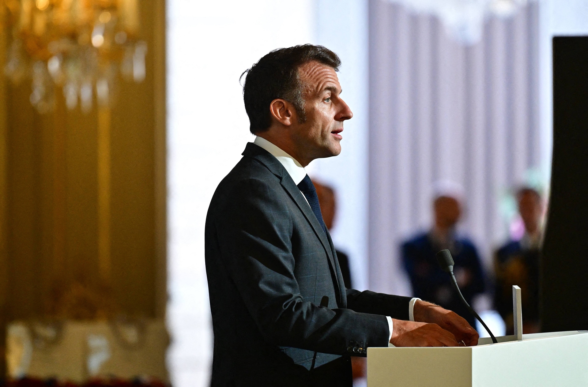 Apesar das críticas, Emmanuel Macron aumenta a aposta com o anúncio de uma lei contra o "entrismo islâmico"