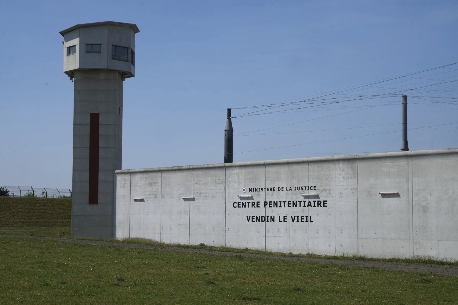 Em Vendin-le-Vieil, uma nova prisão de alta segurança para mascarar as deficiências de um sistema de justiça no fim da sua corda
