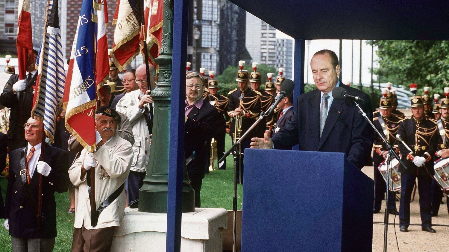 Łapanka na Vel' d'Hiv: Trzydzieści lat temu Jacques Chirac w końcu przyznał się do roli Francji w ludobójstwie Żydów