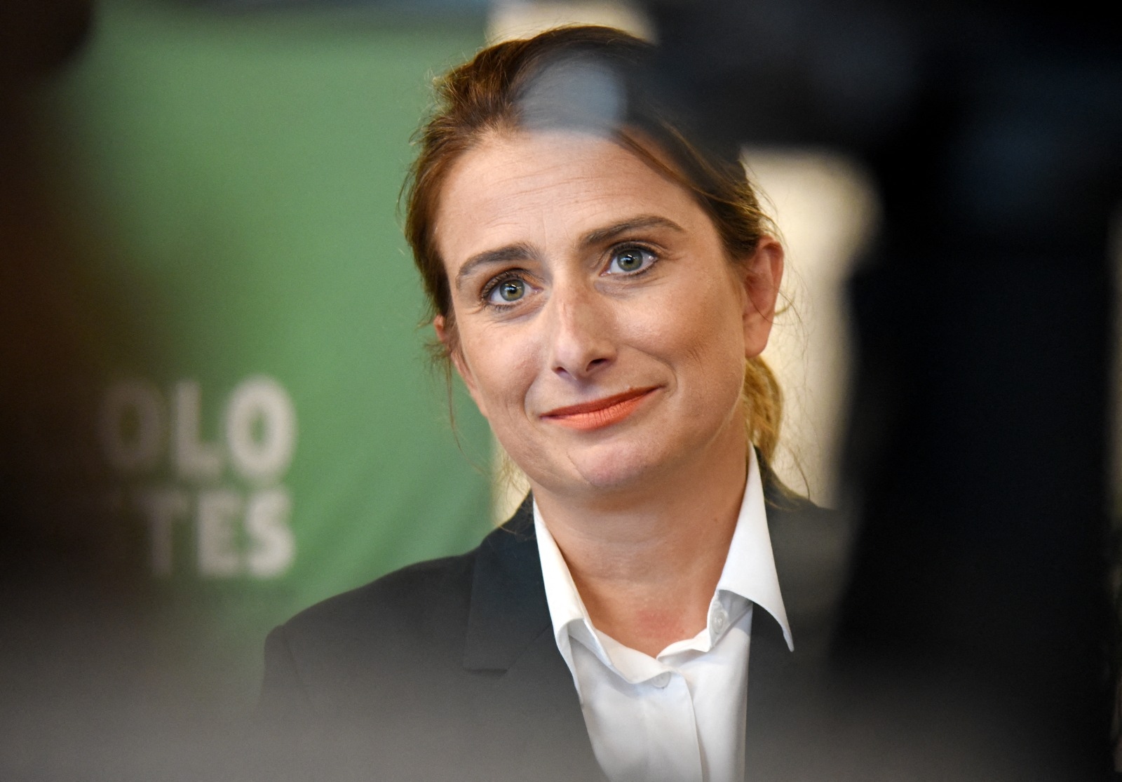 Presupuesto 2026, deuda, transición ecológica: Marine Tondelier detalla las prioridades de los Verdes para la vuelta al cole social… y llama a la unidad