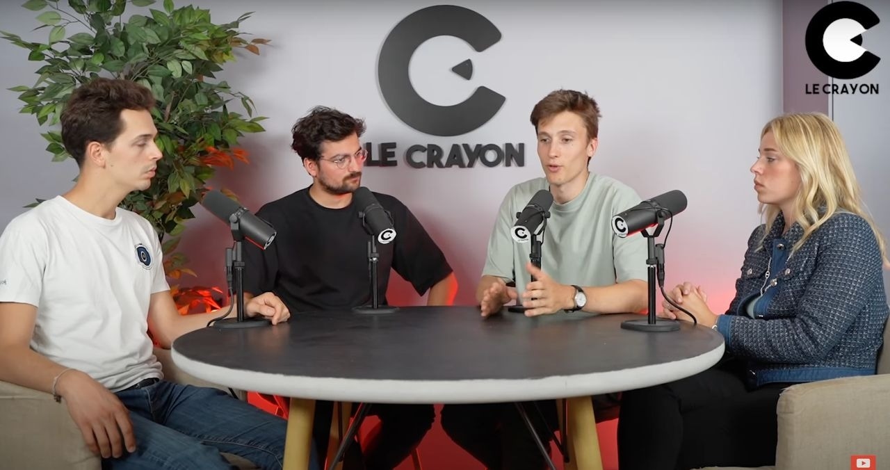Po usunięciu Pierre’a-Édouarda Stérina ze stolicy, redakcja Le Crayon pozyskała zwolenników Érica Zemmoura