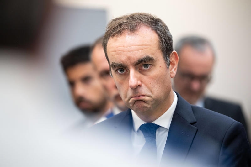 Reforma emerytalna i opodatkowanie najbogatszych: Sébastien Lecornu obiecuje drobne ustępstwa... Aby przyspieszyć politykę oszczędnościową