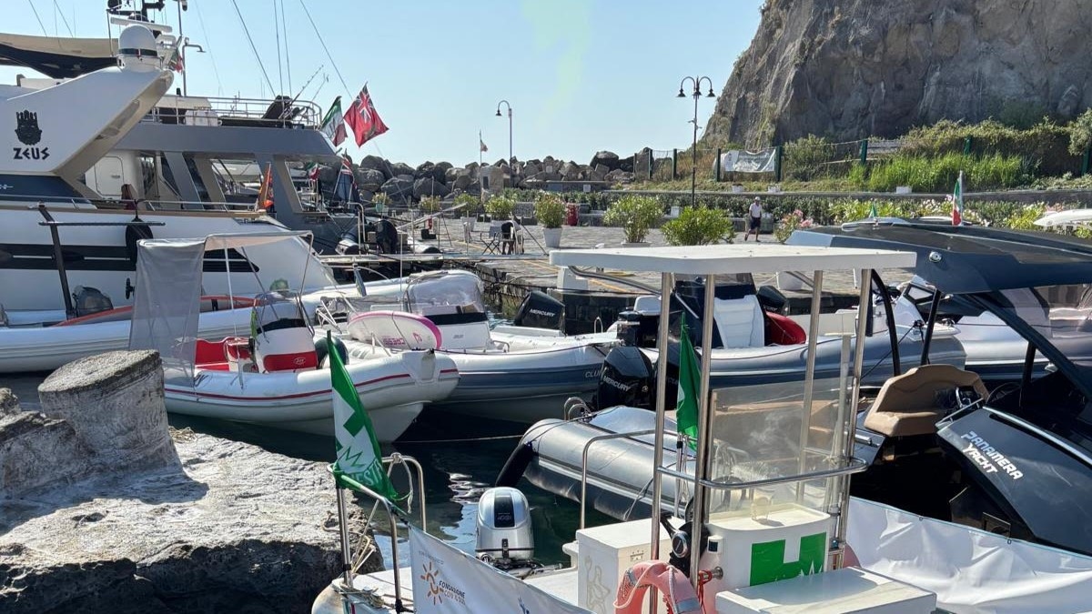 Marina di Sant'Angelo under attack by a dinghy sailor
