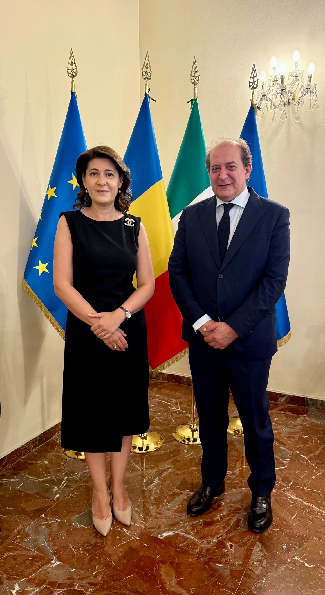 O Secretário-Geral da CEI, Franco Dal Mas, reúne-se com a Embaixadora Gabriela Dancău em Roma