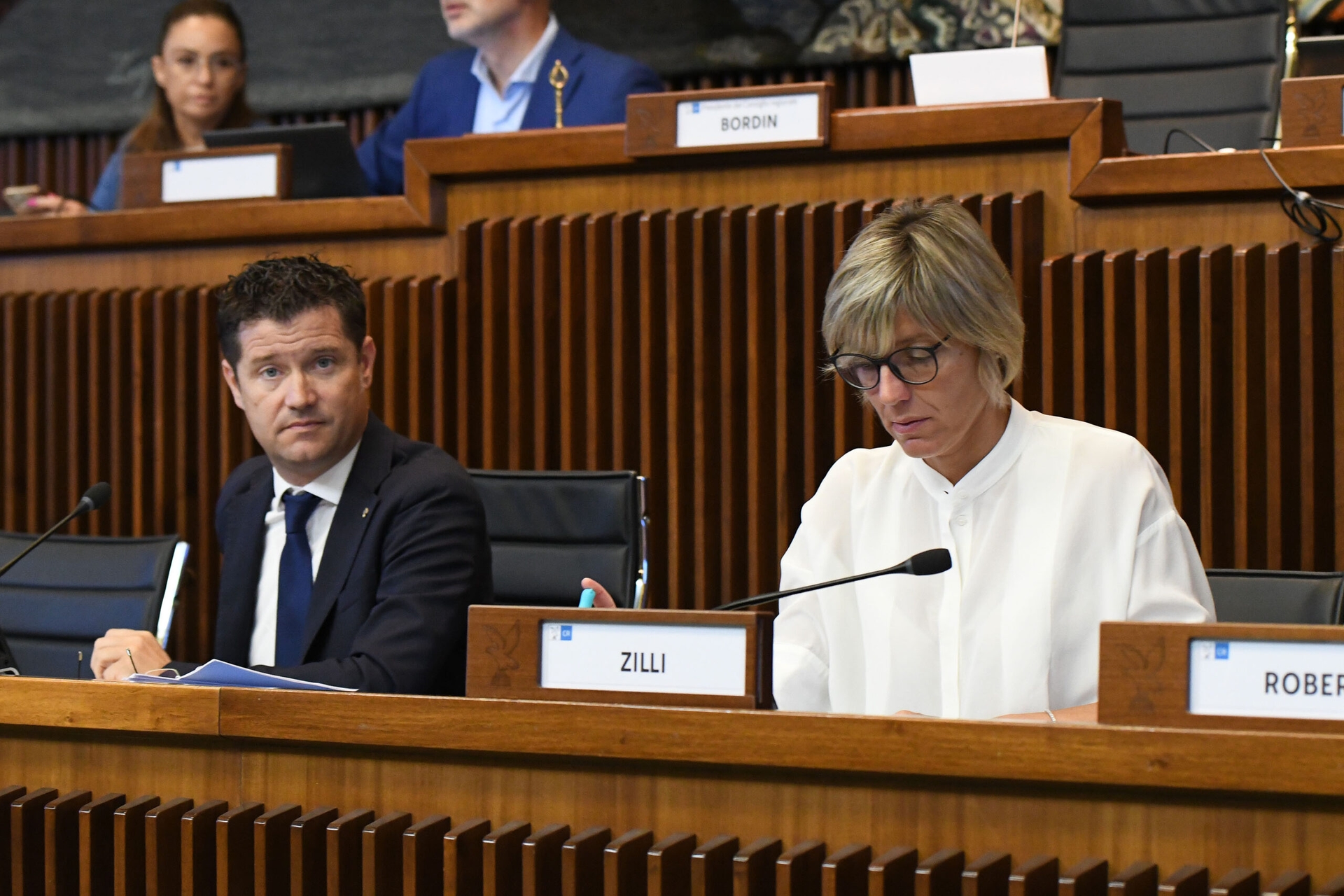 Ajustement. Commission I : manœuvre de 1 milliard et 191 millions