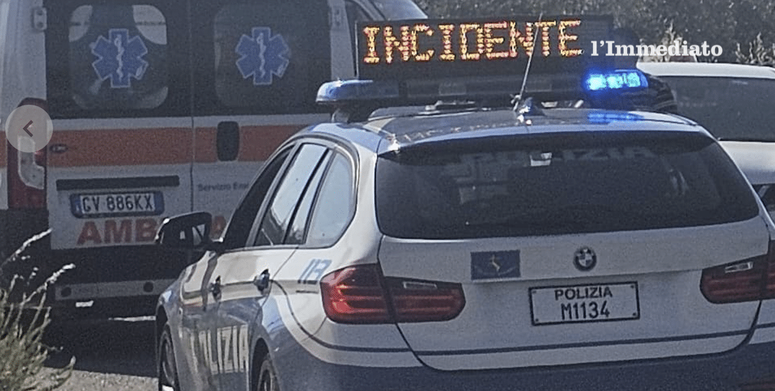 Duman yolu doldurdu ve Foggia bölgesinde bir kazaya neden oldu. Bir kişi hastaneye kaldırıldı.
