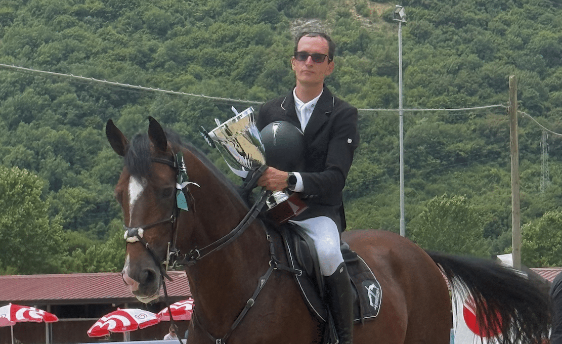 Pochodzący z Foggii Gianluca Recchia triumfuje w Grand Prix 150 cm³ w Atinie: „Zwycięzca to” duet, którego trzeba pokonać