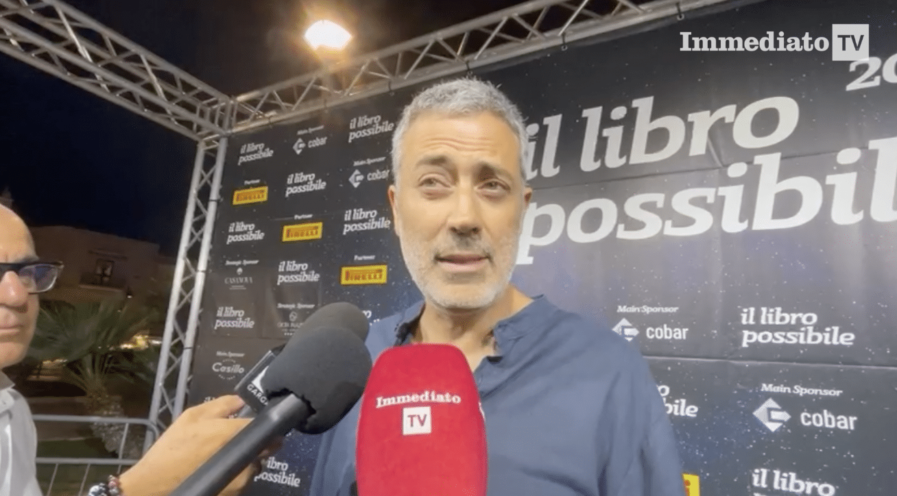 Strega Prize winner Andrea Bajani and the destruction of the family taboo with the anniversary at Libro Possibile
