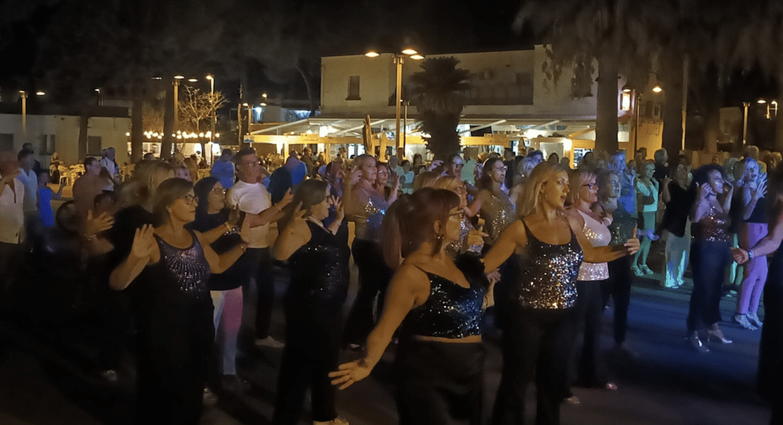 Siponto celebrates: music, dance, and community after the solemn celebrations of Santa Maria Regina.