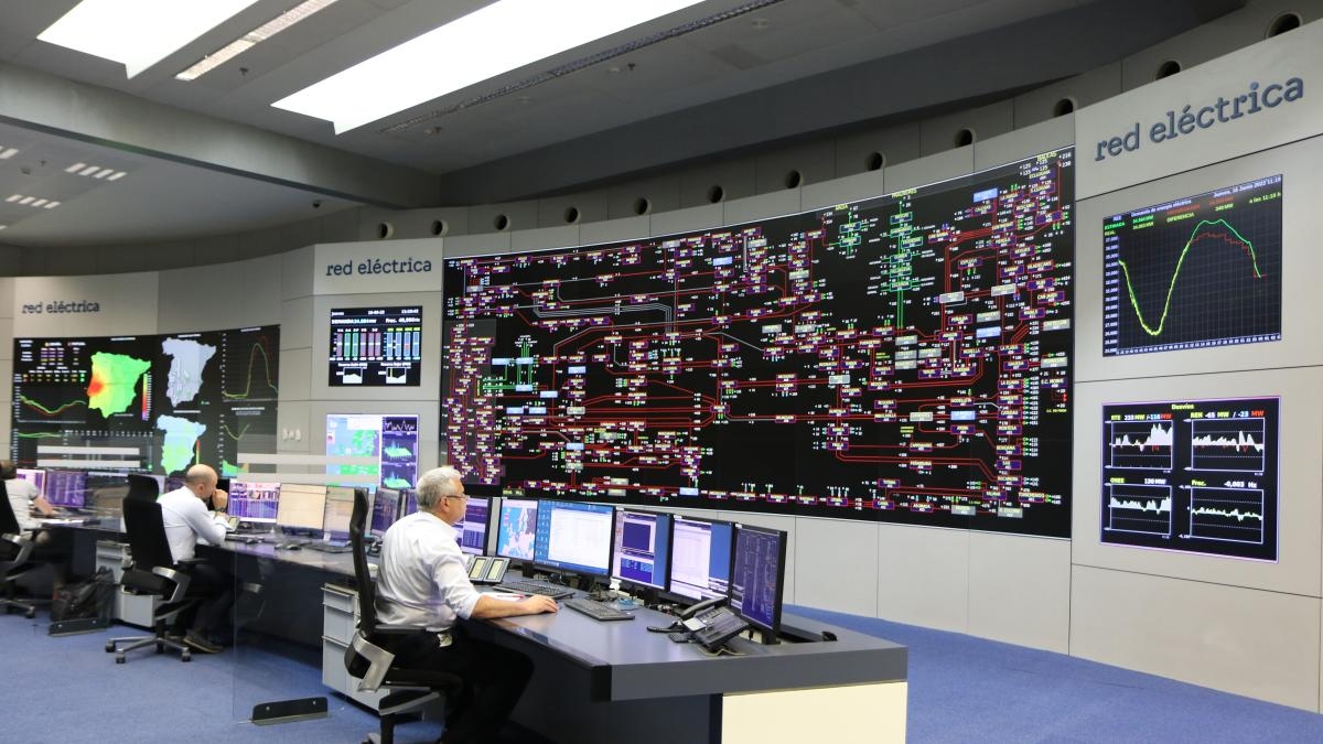 İspanyol elektrik sisteminin tamamen kesintiye uğramasından sonra yeniden canlandırılmasının zorluğu