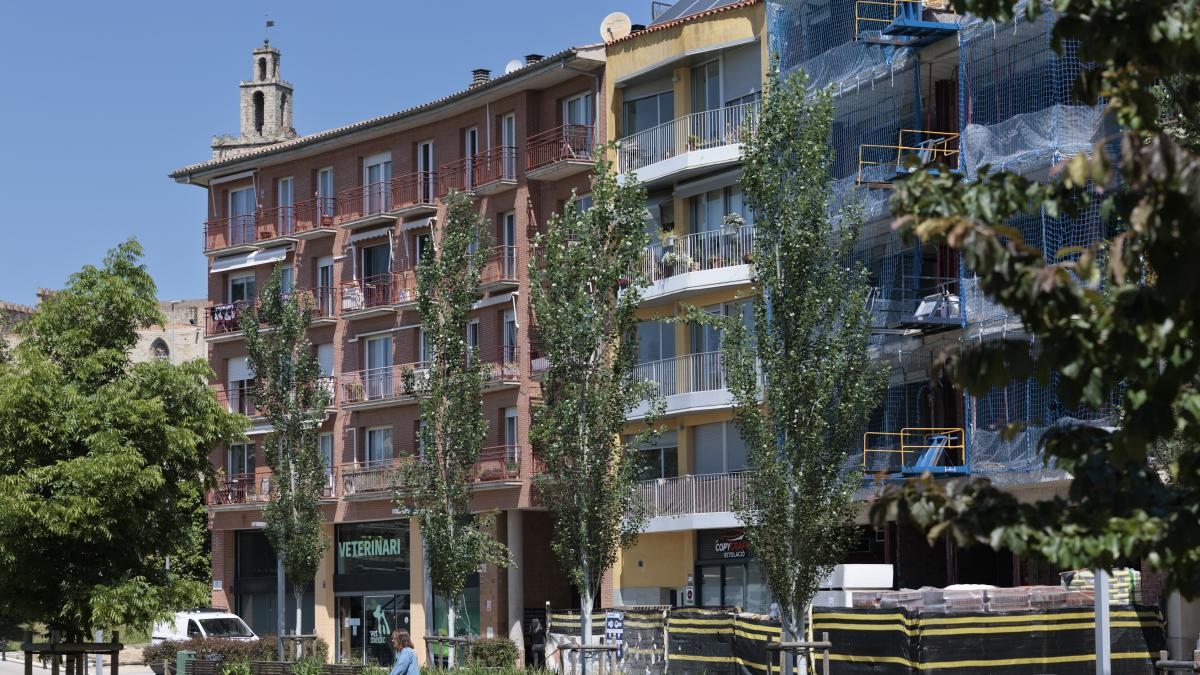 La legge sull'edilizia abitativa celebra il suo secondo anniversario, mentre il mercato immobiliare è sotto la massima tensione.