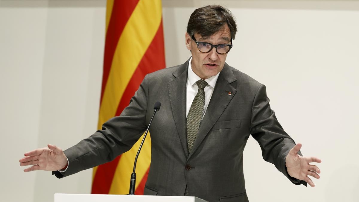 Illa glaubt, es sei verfrüht, über die Finanzierung zu sprechen, stimmt der Debatte jedoch zu.