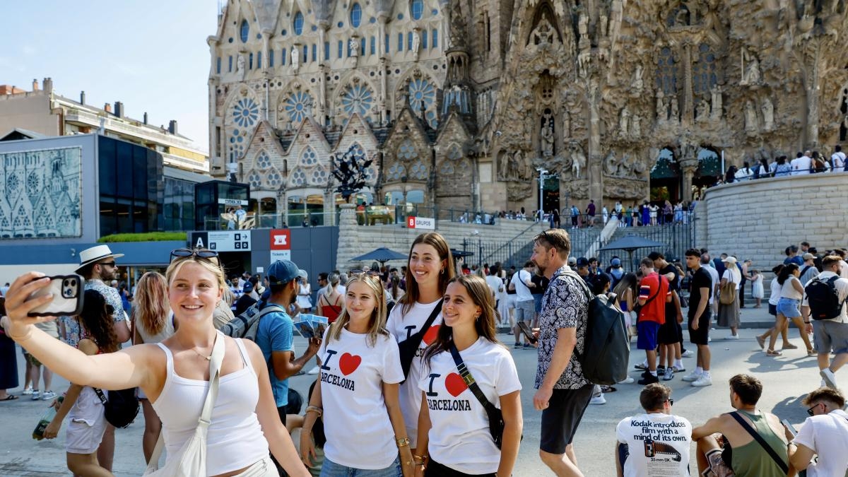 Luxury tourists boost spending in Madrid but stagnate it in Catalonia.