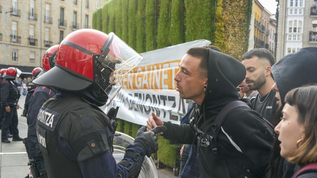 Der Konflikt zwischen der PNV und Bildu um die Ertzaintza lässt die Geister der Vergangenheit wieder aufleben.