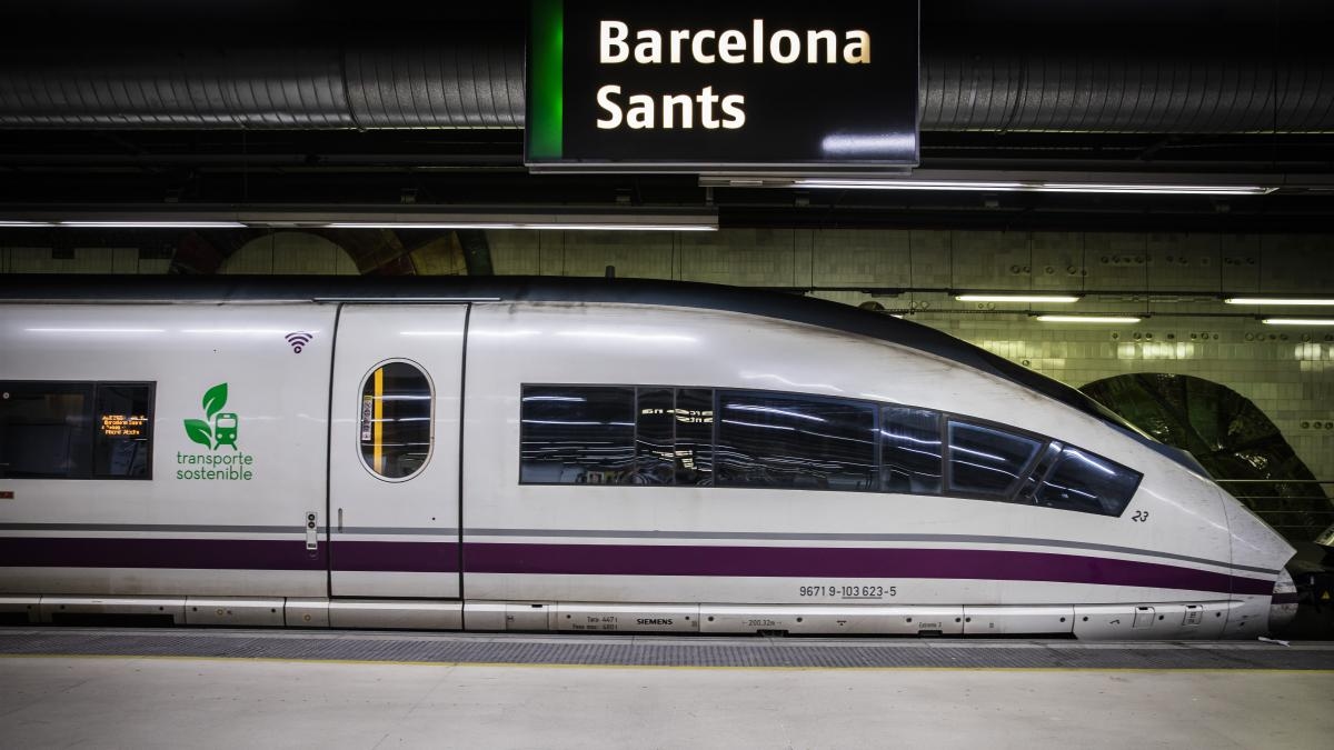 El tren acelera frente el avión y mueve al 85% de viajeros en los grandes trayectos