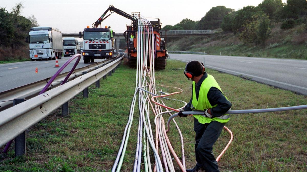 Küresel yatırım devleri, İspanyol fiber optik için ihaleye çıkıyor.
