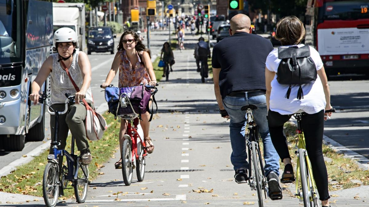 Weniger Autos, weniger Kurzstreckenflüge und neue DGT-Labels: Die Details des Mobilitätsgesetzes.