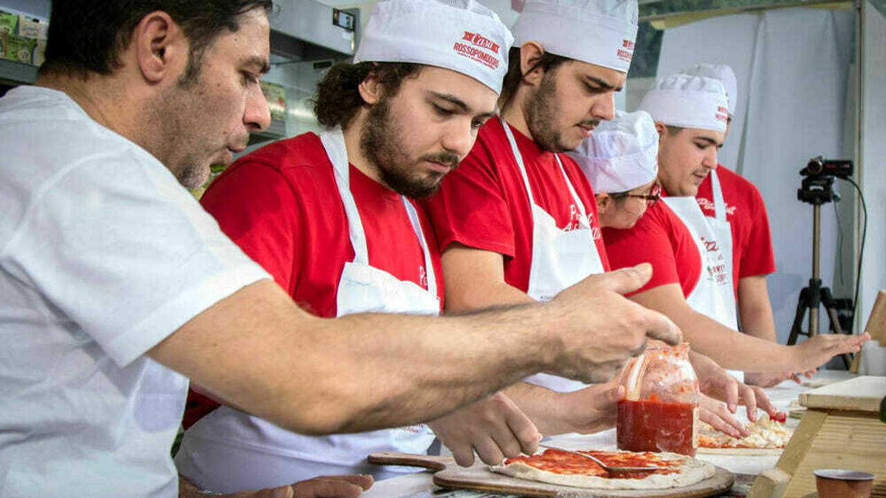 Pizzaut, come è finita la vicenda dei 50 prof che hanno prenotato ma non si sono presentati