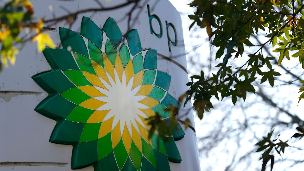 Il cambio di rotta incontra le critiche: la BP torna a concentrarsi su petrolio e gas