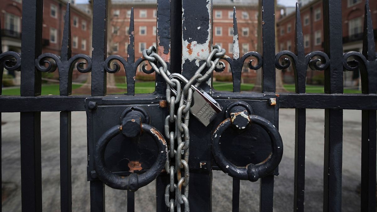 Screening van alle kandidaten: Witte Huis richt zich opnieuw op Harvard