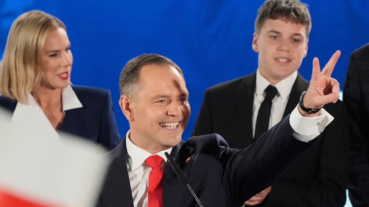 Noodlottige tweede ronde voor Tusk: voorspellingen laten Nawrocki voorsprong zien in Polen