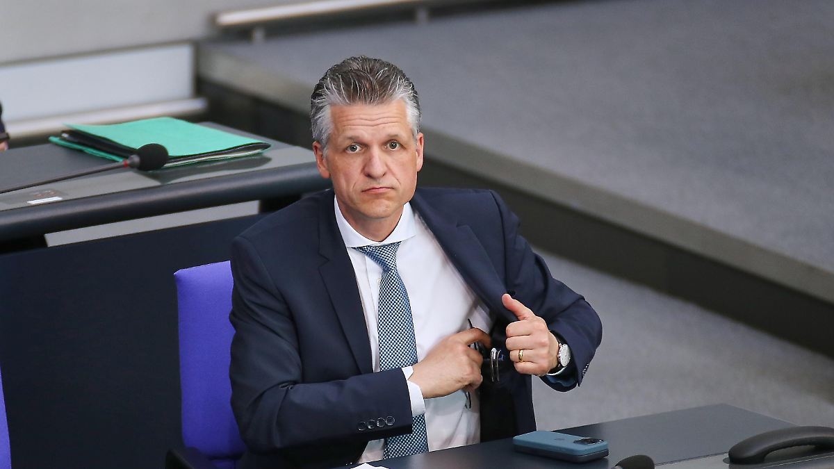 "We houden ons aan de richtlijnen van de rechtbank": Kanselarij wil strengere regels voor migratieomkeer