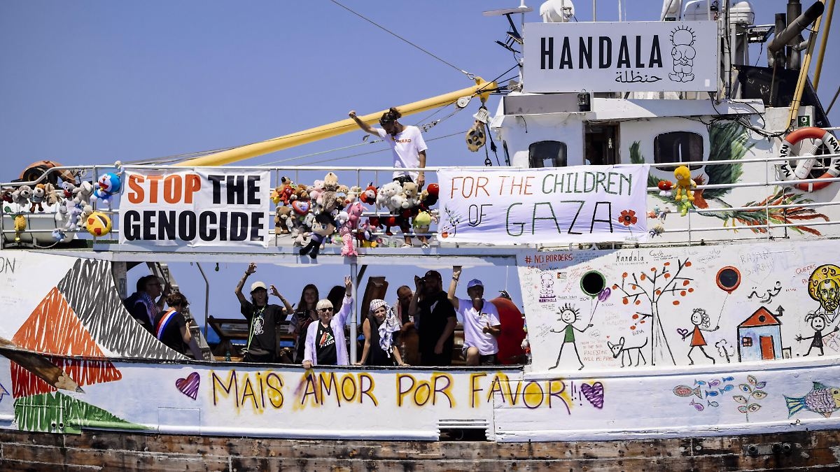 Attivisti filo-palestinesi: l'esercito israeliano intercetta un'imbarcazione al largo della Striscia di Gaza