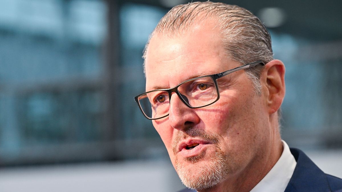 Dulger: Reform acilen gerekli: İşveren başkanı esnek çalışma saatleri çağrısında bulundu