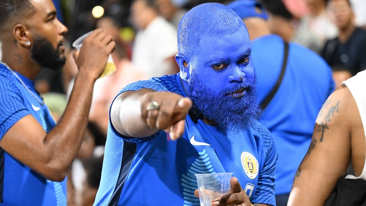 "Blue Sharks" e "Blue Wave"?: Questi nani del calcio possono ancora arrivare ai Mondiali