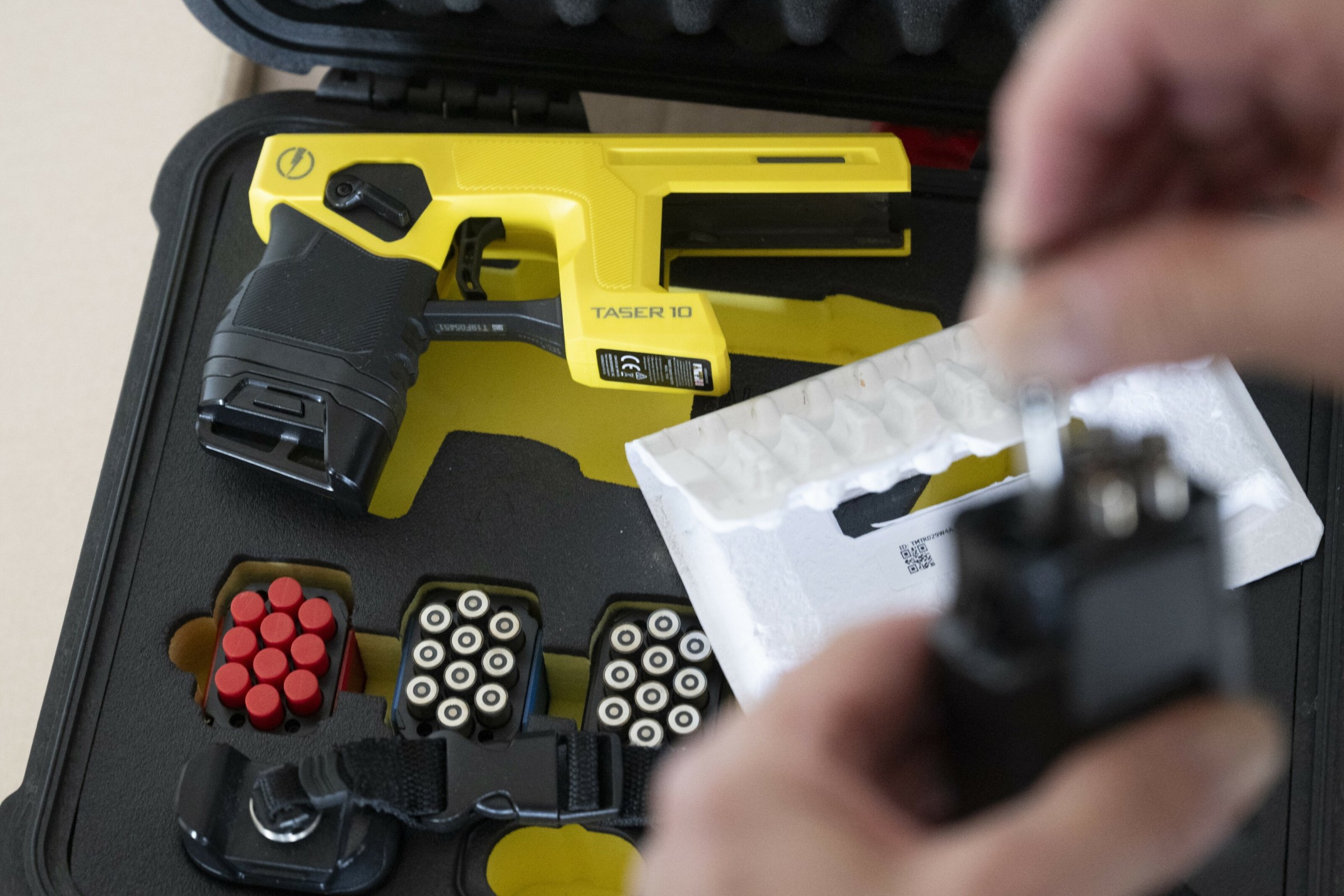 Polizeiliche Elektrowaffe | Zahl der Taser-Einsätze in zwei Jahren verdoppelt