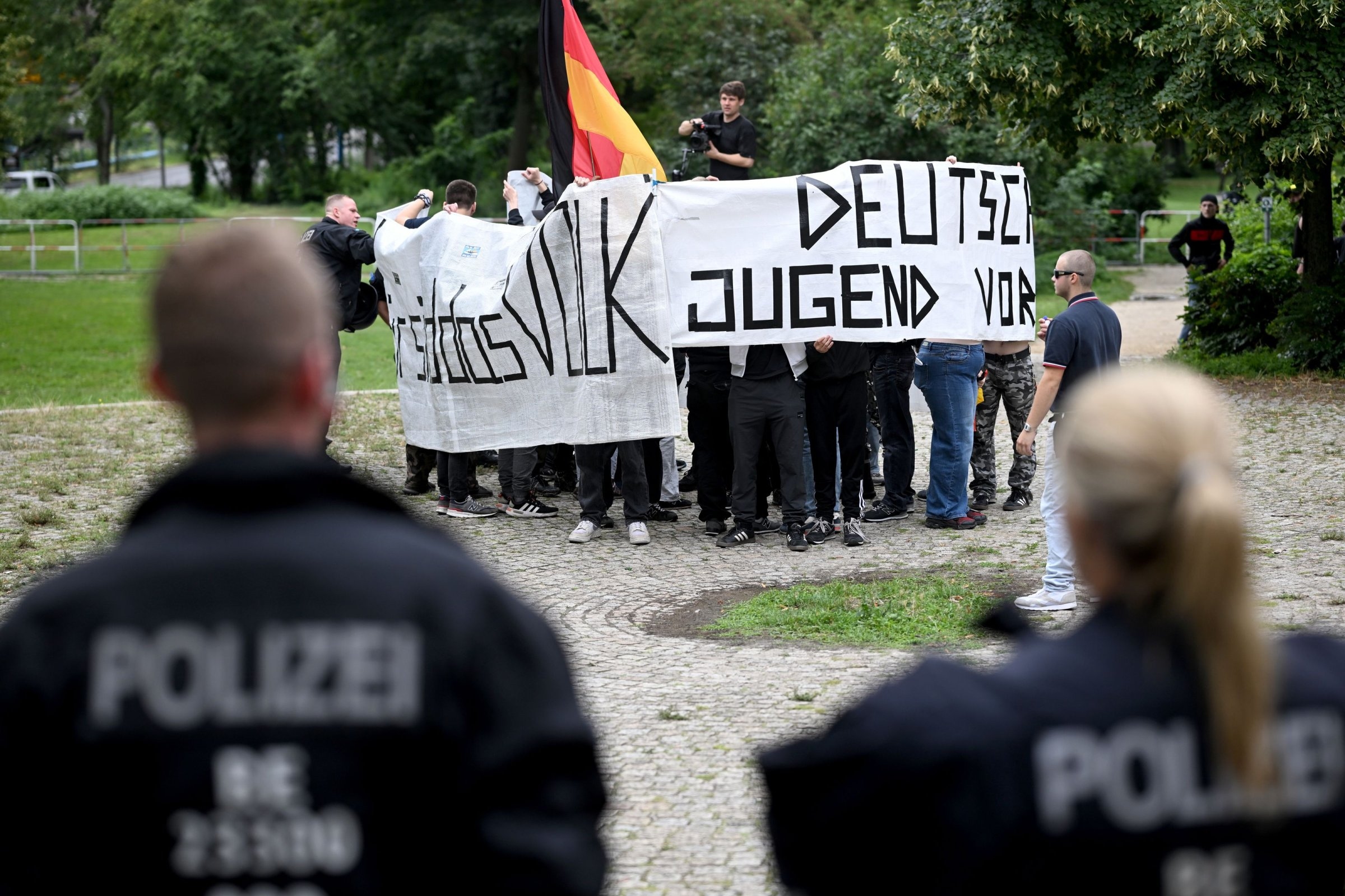 Christopher Street Day | Bautzen: Neo-Nazilerin Onur Yürüyüşü'nde oluşturduğu tehdit ne kadar büyük?