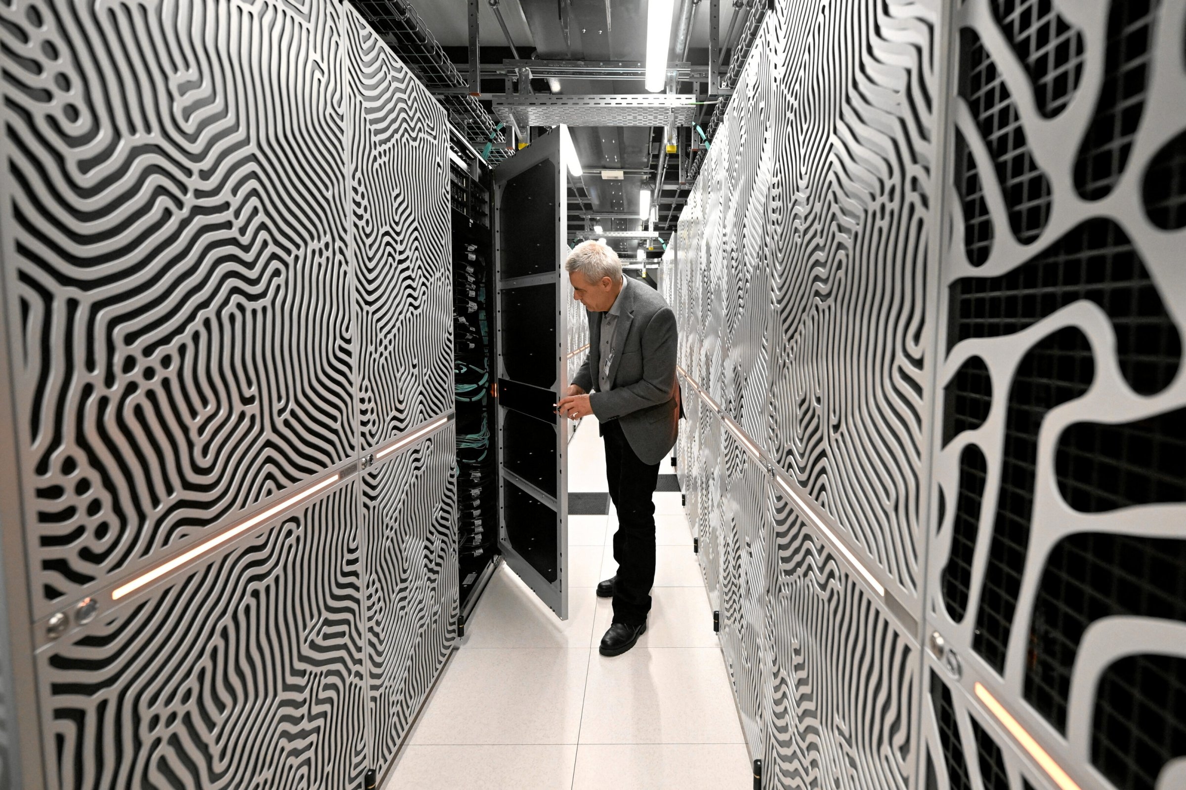 Artificial Intelligence | EU: "Digital Colony"