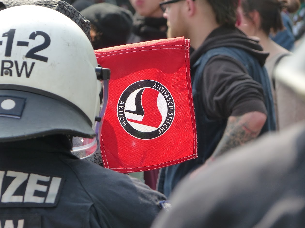 EE.UU. | La prohibición de Antifa por parte de Trump: no es broma