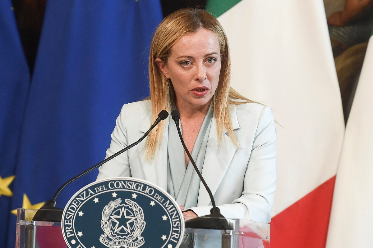 Giorgia Meloni'nin kızına yönelik toplumsal hakaretler: Yazar ve Başbakan'ın cevabı