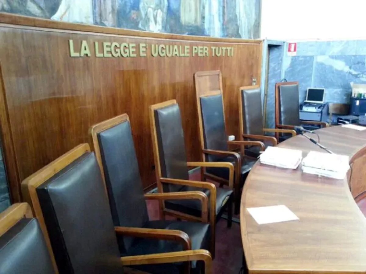 Diritti LGBTQ+ e genitorialità: via libera al congedo di paternità per la madre intenzionale