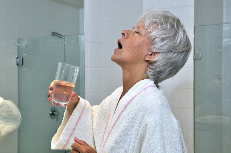 Ból gardła: Płukanie gardła w praktyce