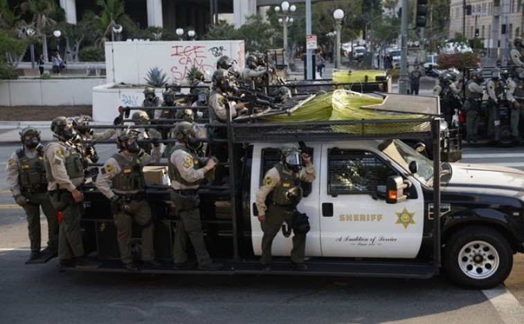The police have killed a demonstrator near Los Angeles, the Pentagon is under attack