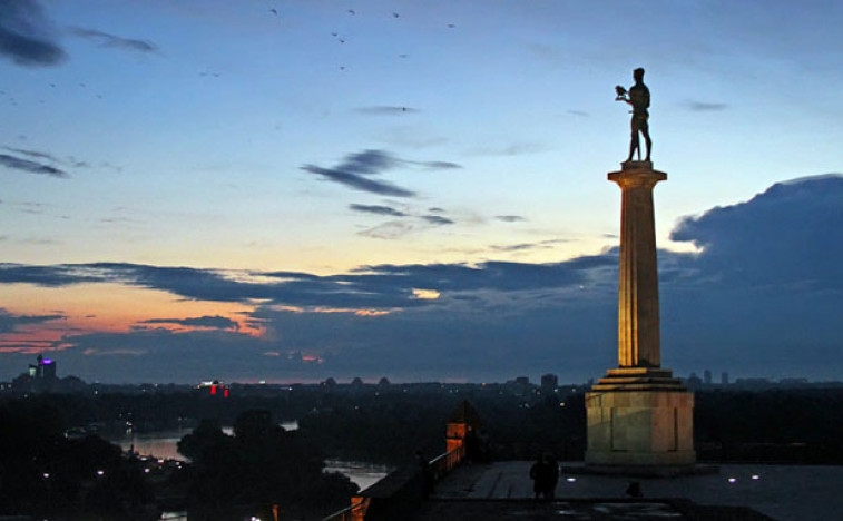 Pretezhno sunchano, kaynakta ve güneyde kişiyle birlikte, sıcaklık 16 dereceye kadar çıkıyor