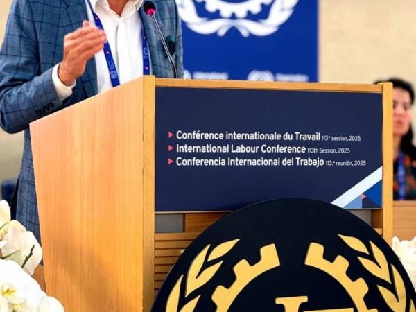 Das Arbeitsministerium besteht auf der Arbeitsreform der IAO und der Volksbefragung