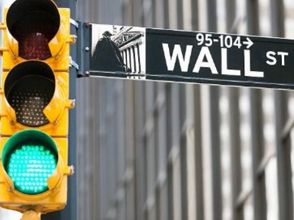 ABD faiz indirimleri ve Intel'in yükselişinin ardından Wall Street rekor seviyelerde kapandı
