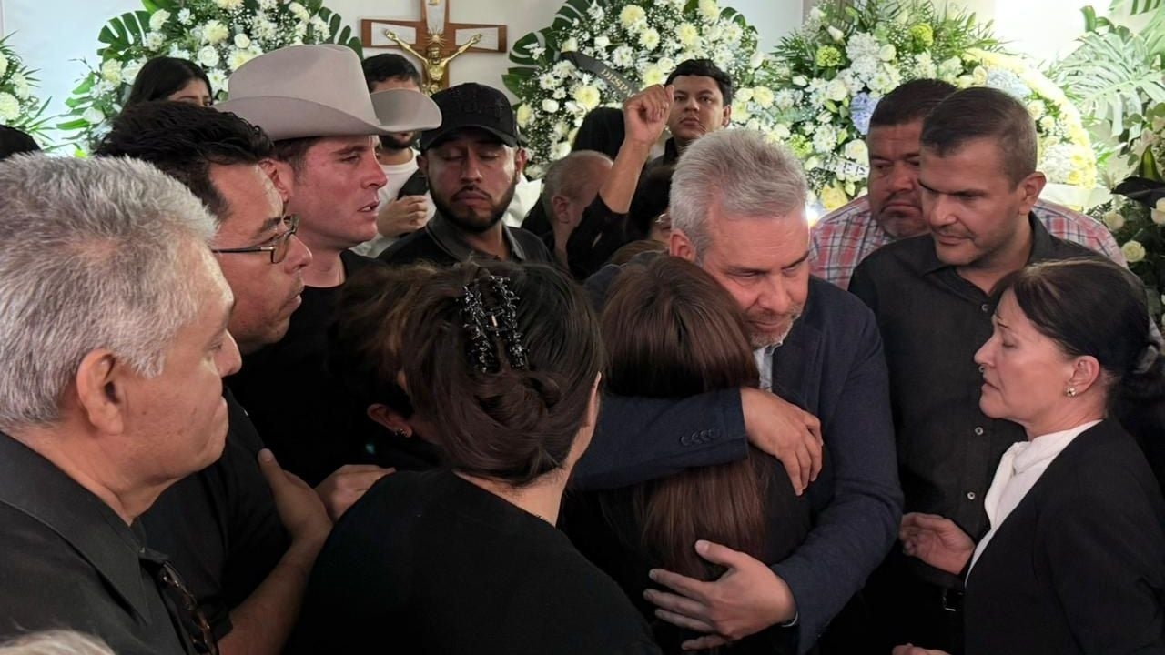 „Mörder!“: Gouverneur von Michoacán bei Carlos Manzos Beerdigung ausgebuht und vertrieben (Videos)