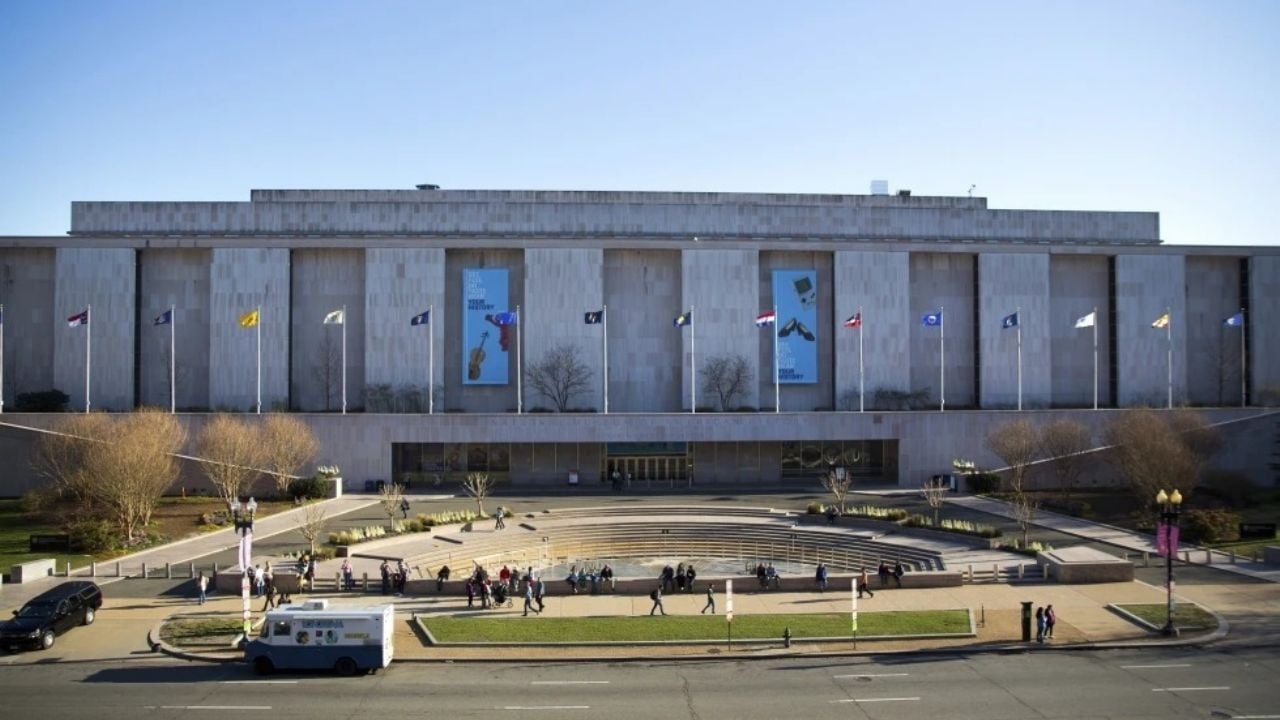 El Smithsonian elimina una referencia al juicio político a Trump de una exhibición