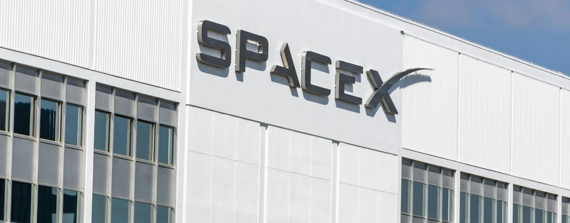 SpaceX invests $2 billion in xAI