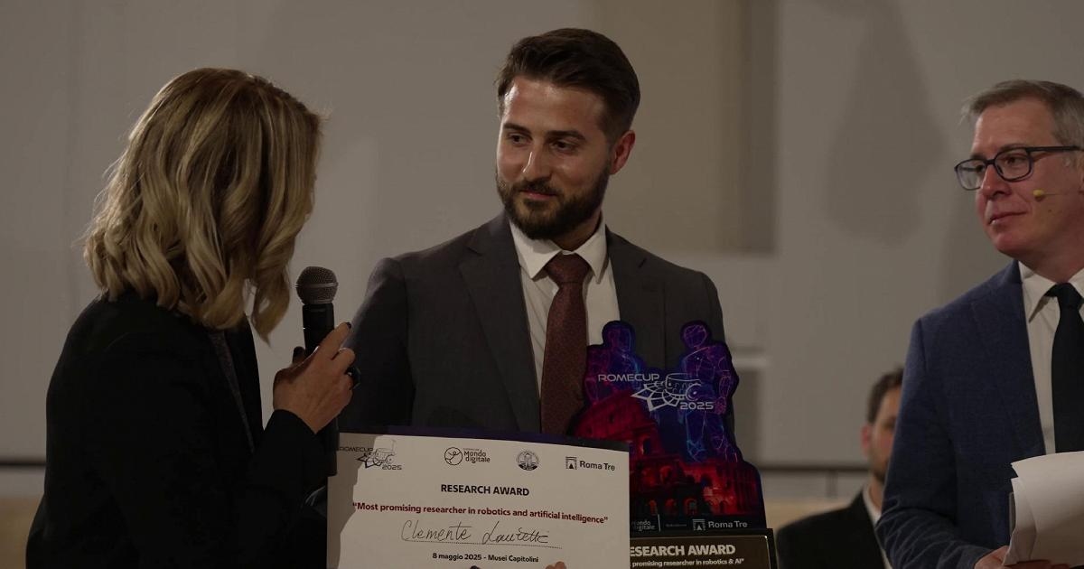 La Fondazione Mondo Digitale premia a Clemente Lauretti como "el investigador más prometedor en robótica e inteligencia artificial"
