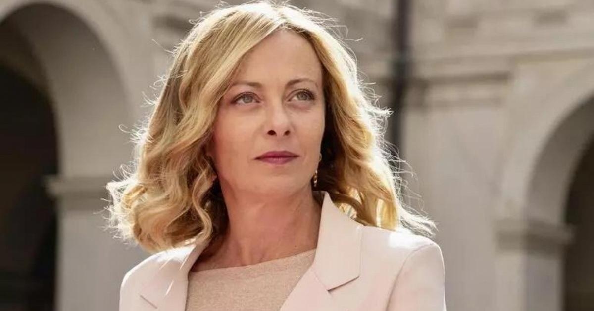 Meloni haalt fel uit naar de rechterlijke macht, en de National Magistrates' Association reageert: "Wij bemoeien ons niet met politiek; wij respecteren alleen de Grondwet."