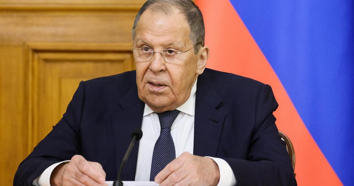 Lavrov: "Zelensky non legittimato. Incontro inopportuno"