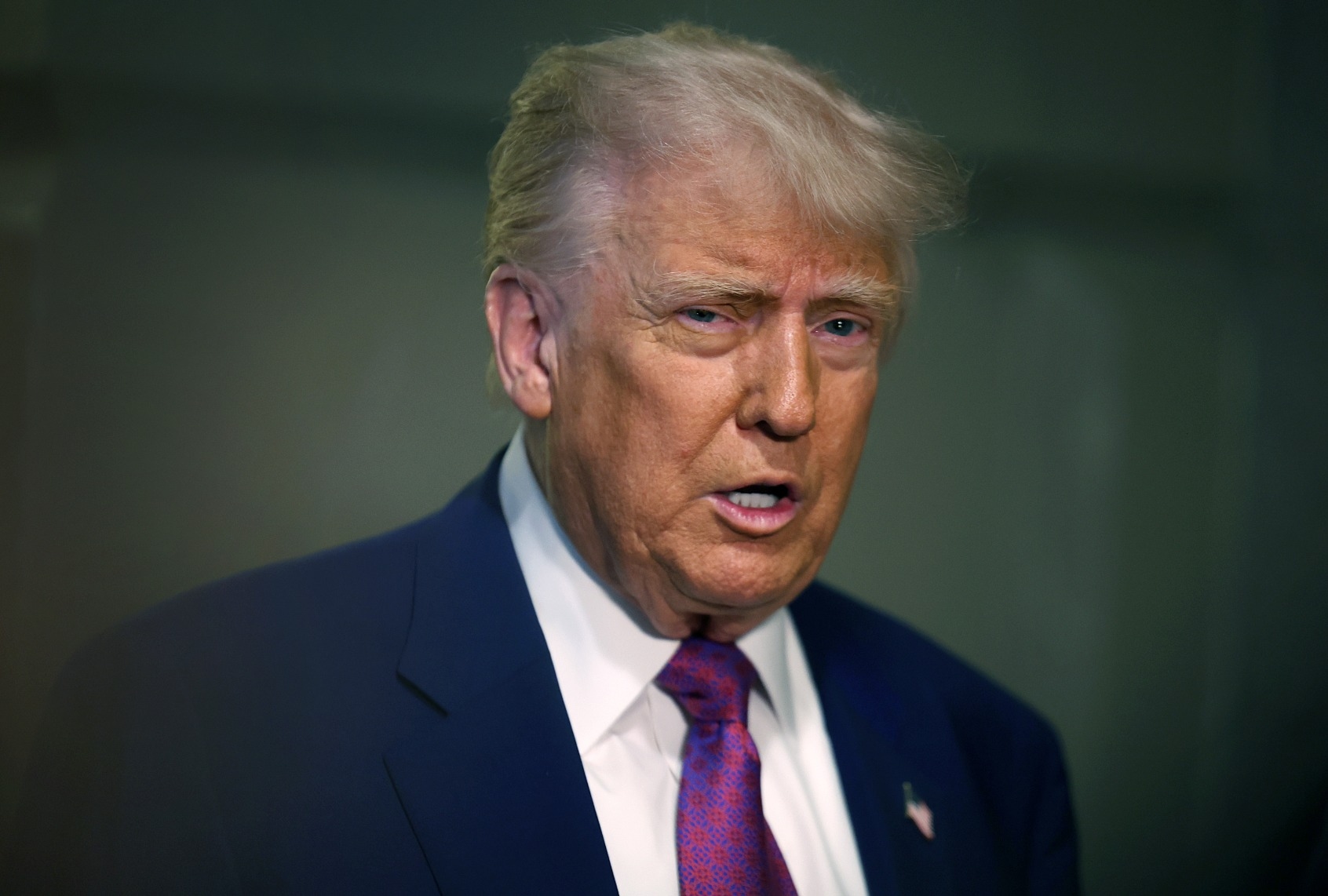 Trump diz que tropas estão “entrando” em Chicago após juiz decidir que o uso da Guarda Nacional é ilegal