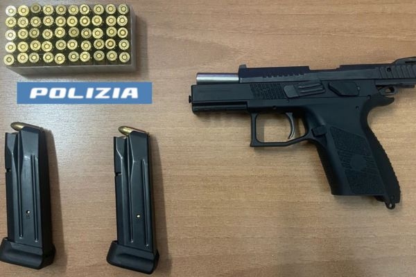 Catania, 61 anos, é preso em scooter com arma carregada e mais de 80 balas
