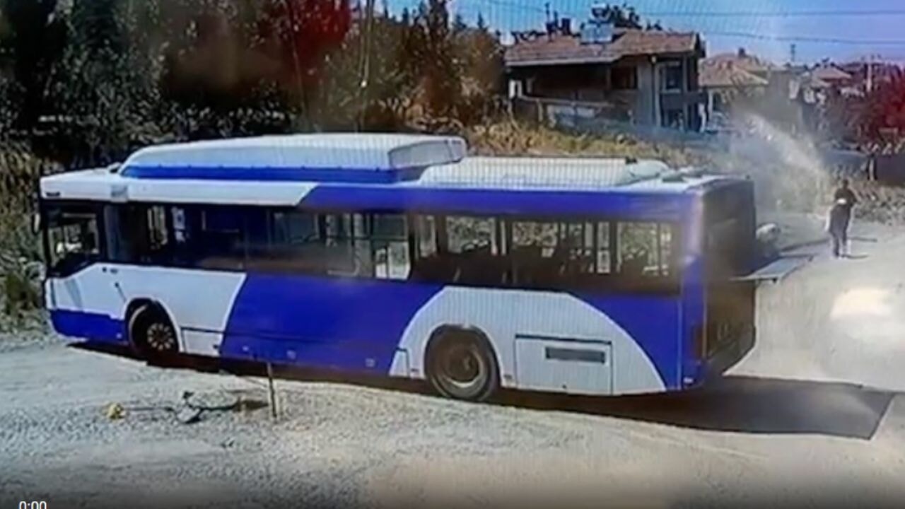 Un autobús EGO estalla en llamas en Ankara
